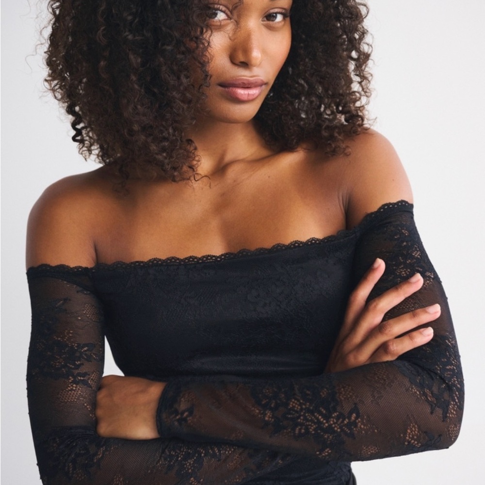 Abercrombie & Fitch Black Lace Off-Shoulder Top